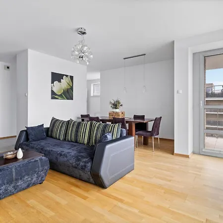 דירה Zawiszy By Esteum Host ורשה